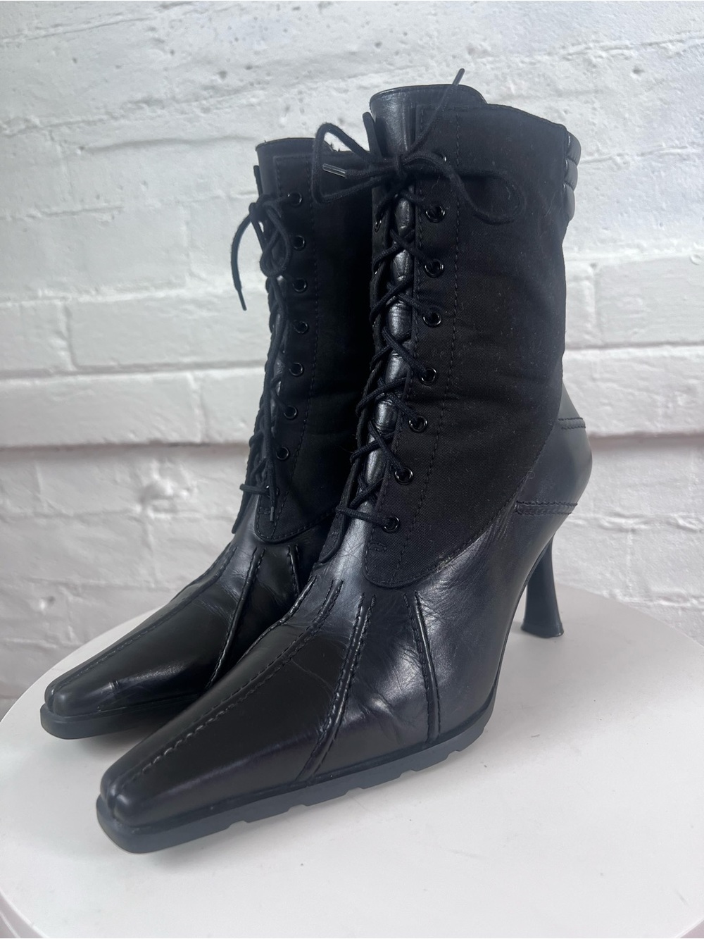 Stuart Weitzman Lace Up Pointy Toe Boots Black Granny Size 7 - Picture 8 of 13